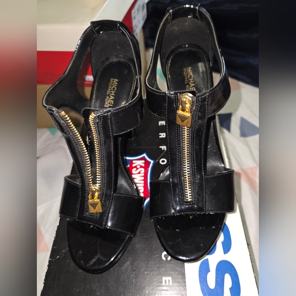 Michael Kors Black Women's Sandals. Patent Leather. Size 8